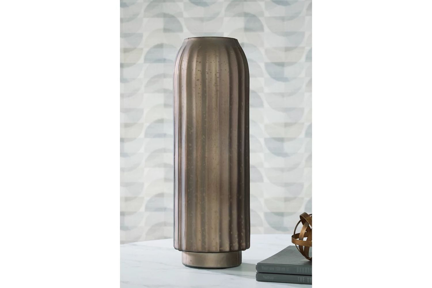 Briarcott Large Vase In Brown A2000705
