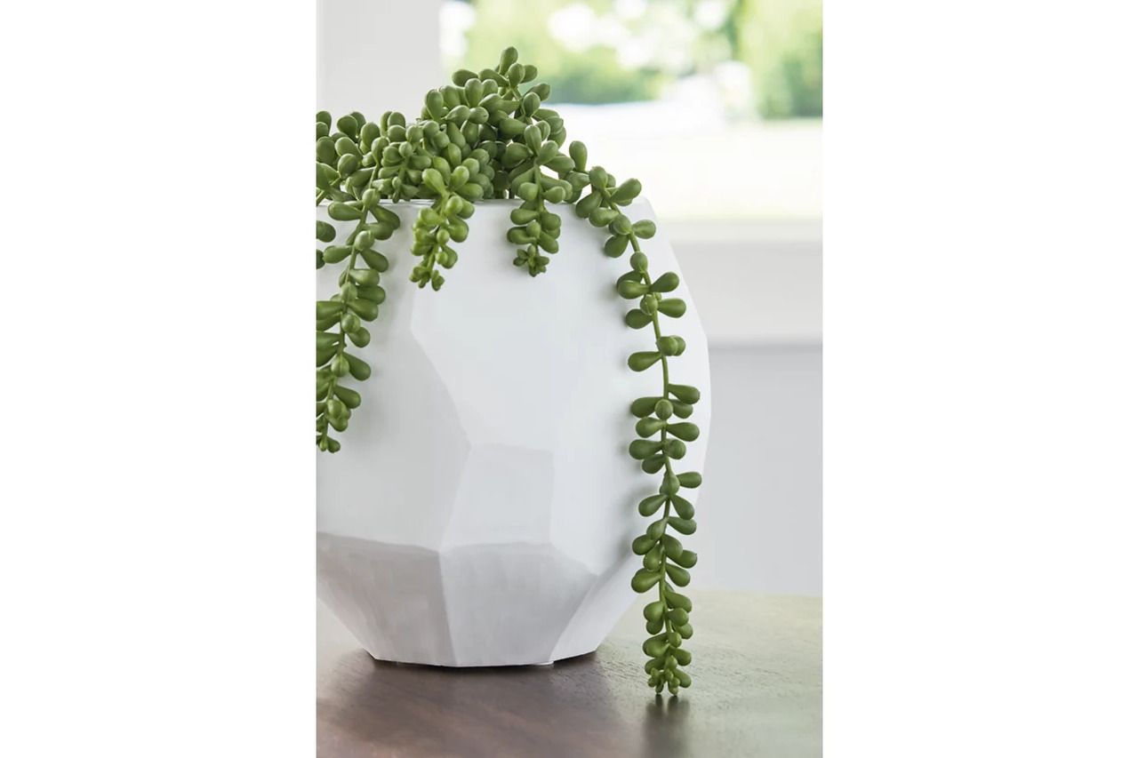 Karenton Vase In White A2000720