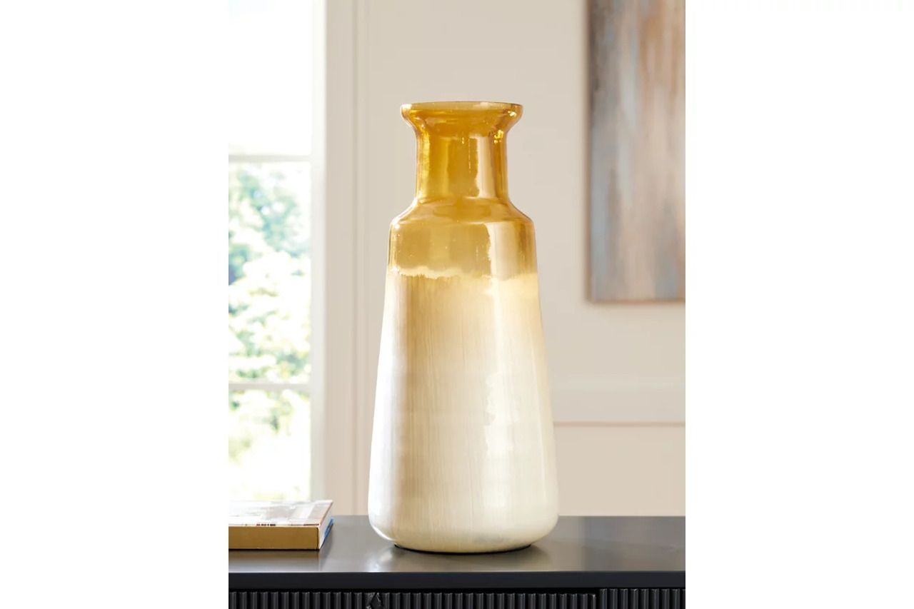 Wynburg 17 Inch Vase In White and Amber A2000723