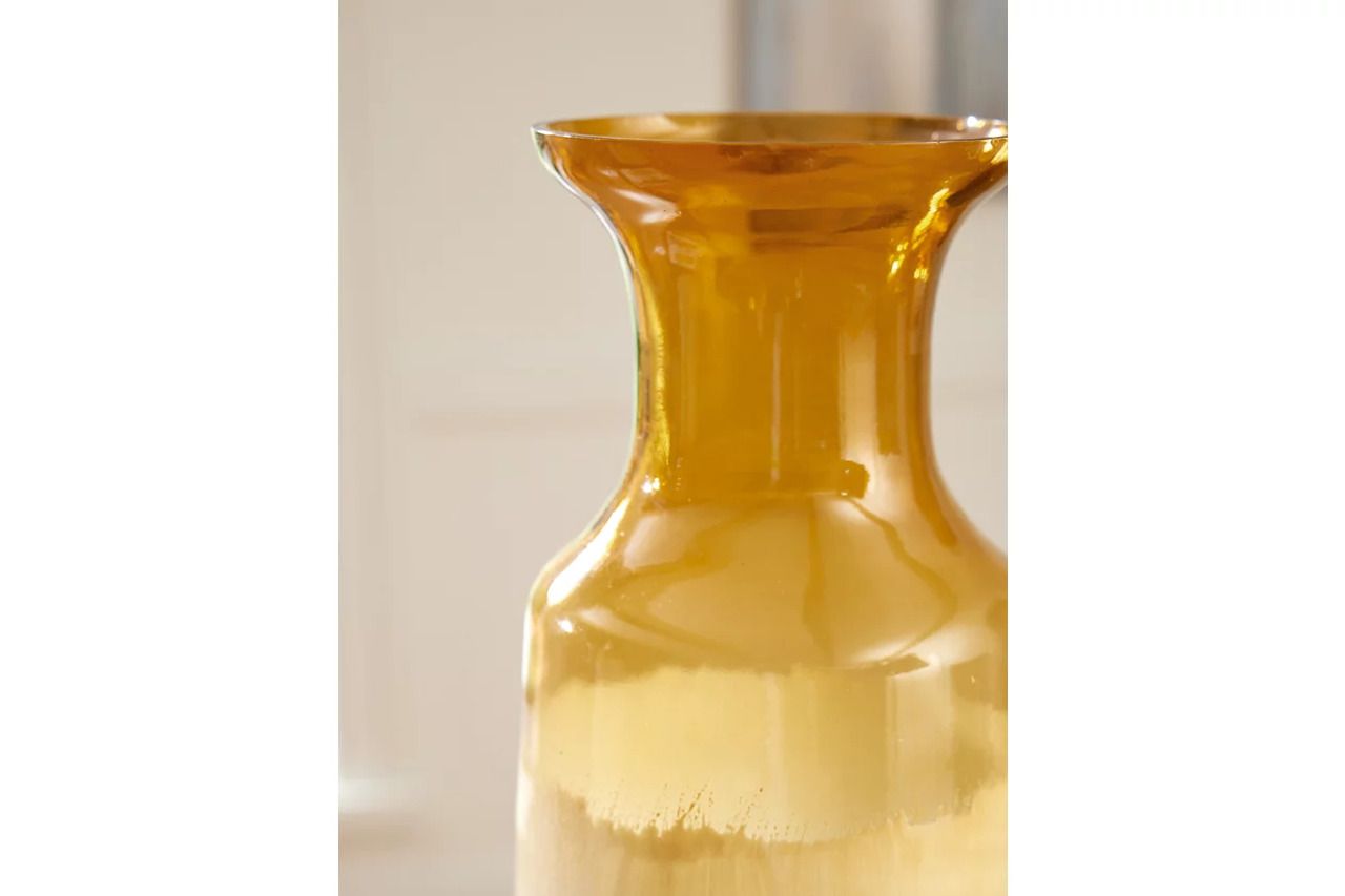 Wynburg 17 Inch Vase In White and Amber A2000723