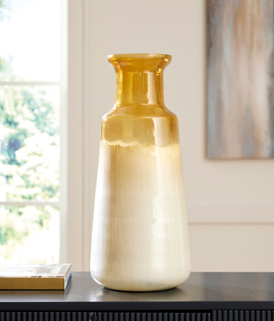 Wynburg 17 Inch Vase In White and Amber A2000723
