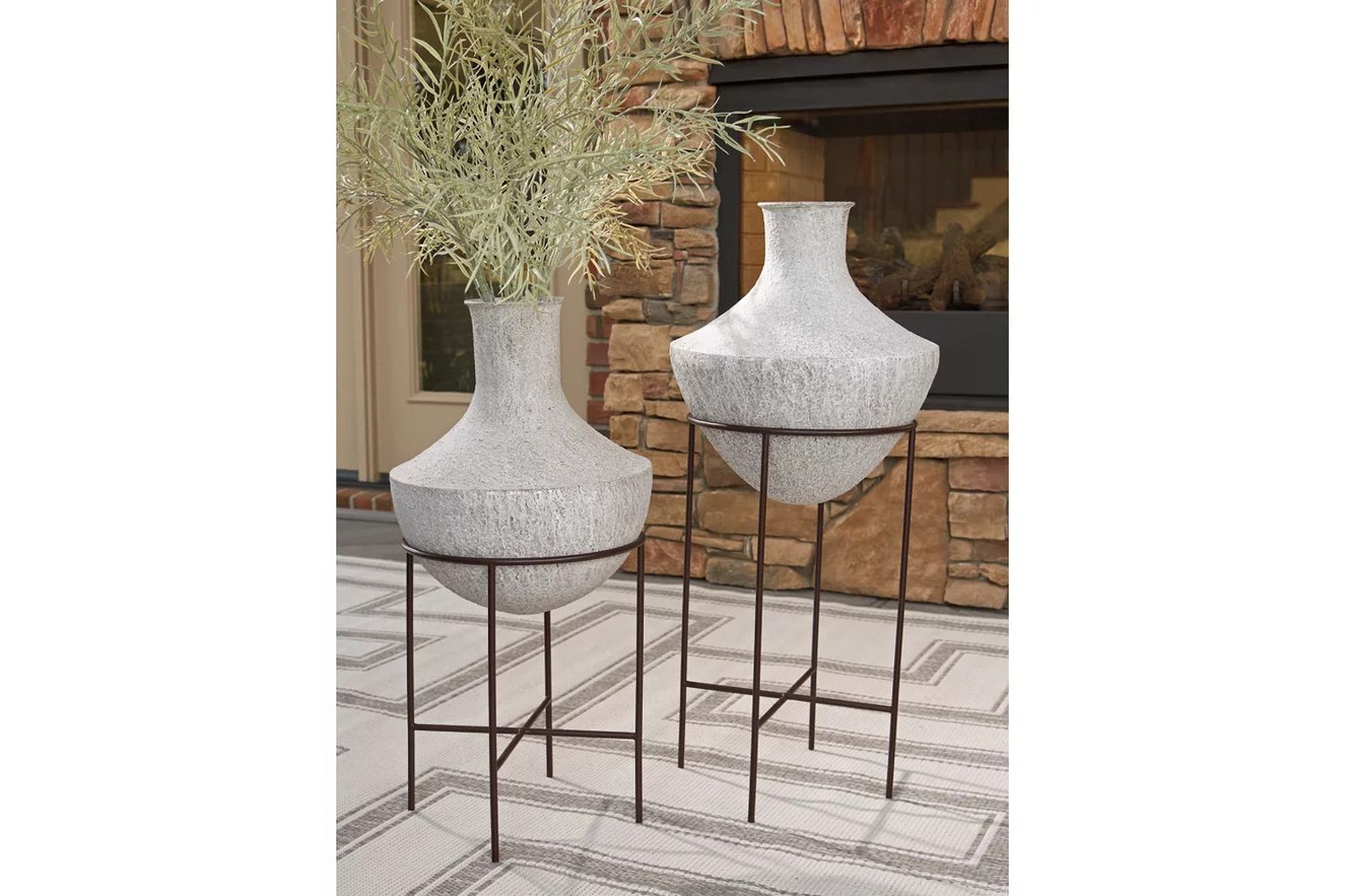 Estonbank Vase Set In Distressed Cream A2000747A1