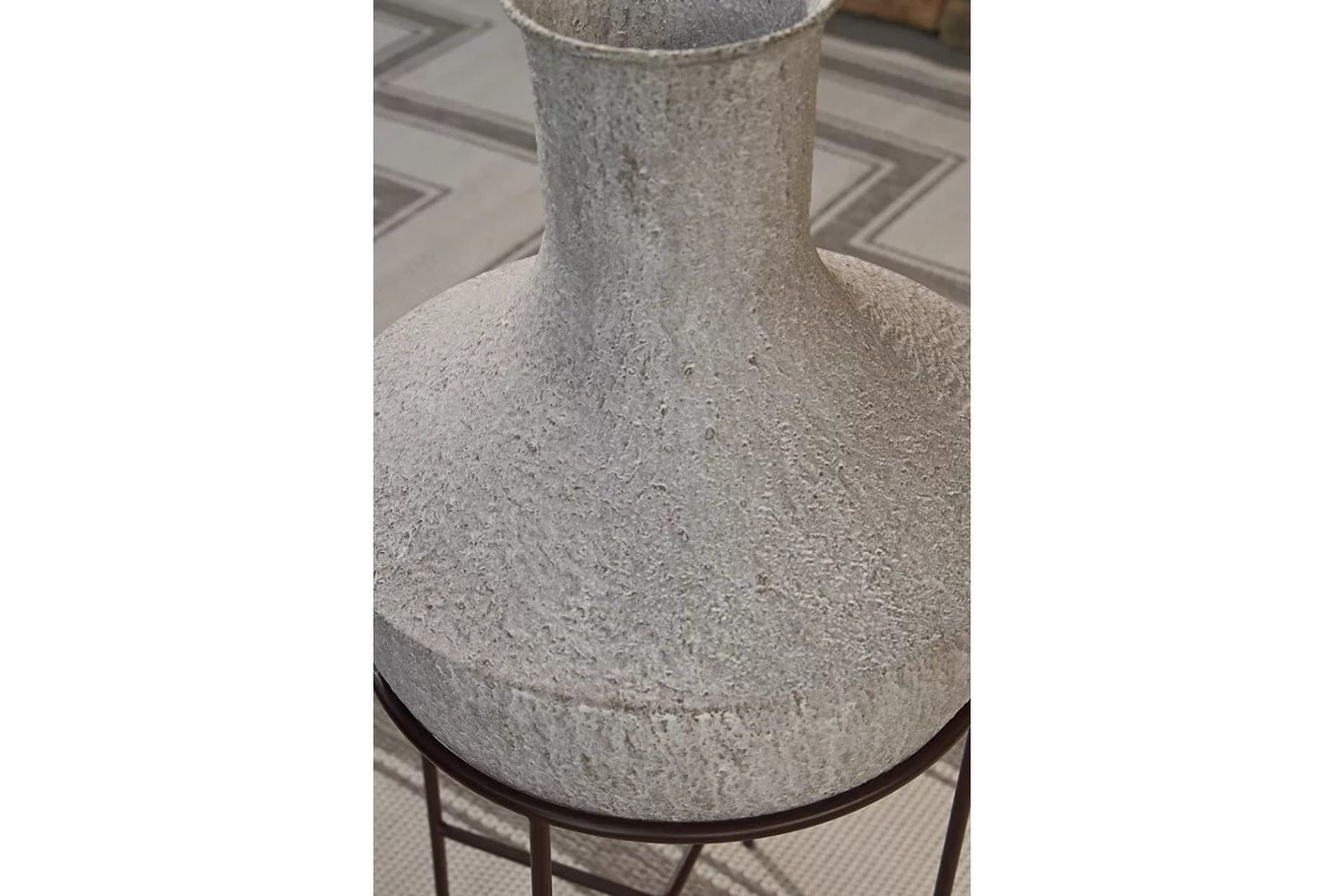 Estonbank Vase Set In Distressed Cream A2000747A1