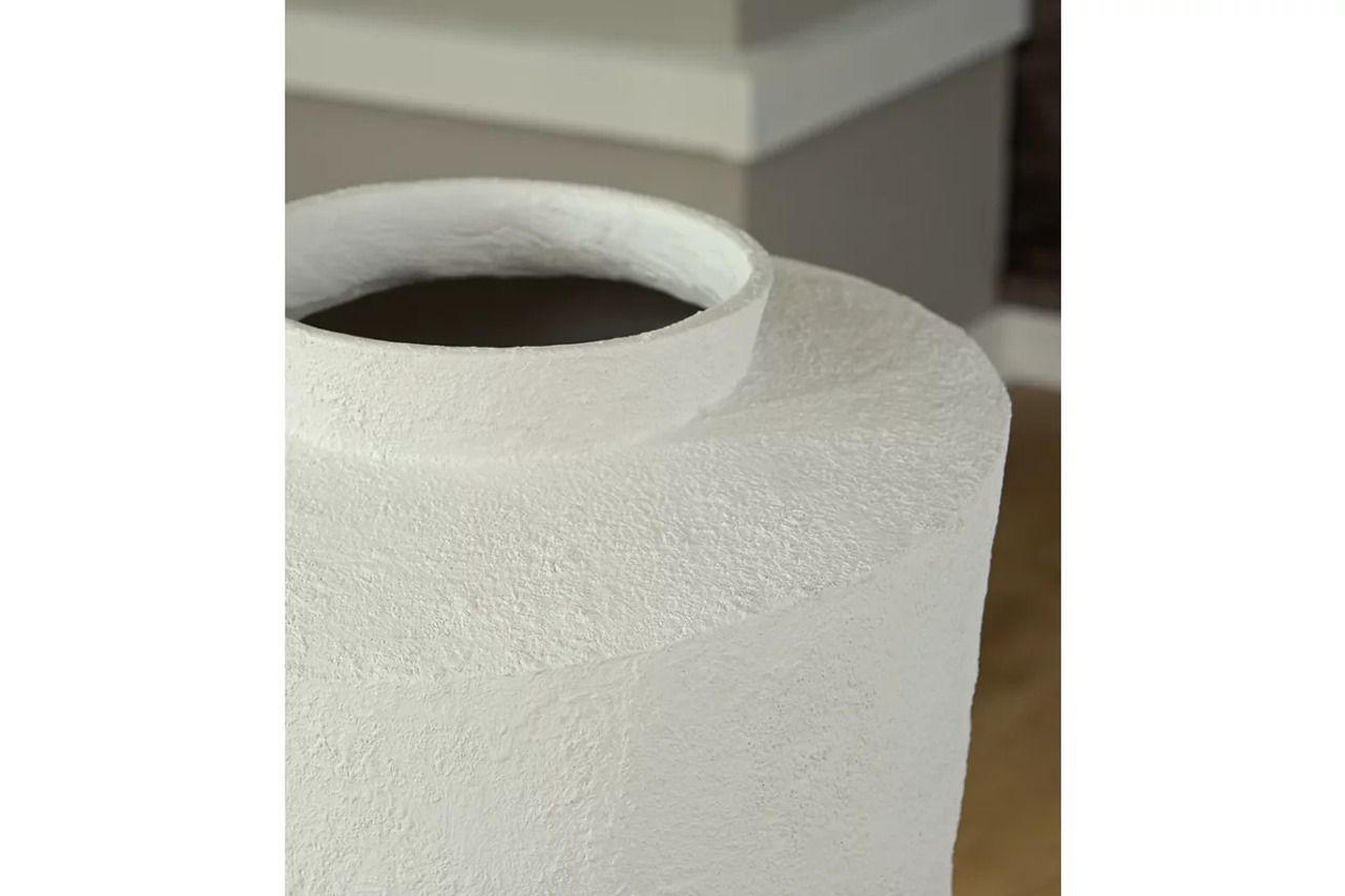 Flurinworth 39 Inch Vase In Cream A2000769