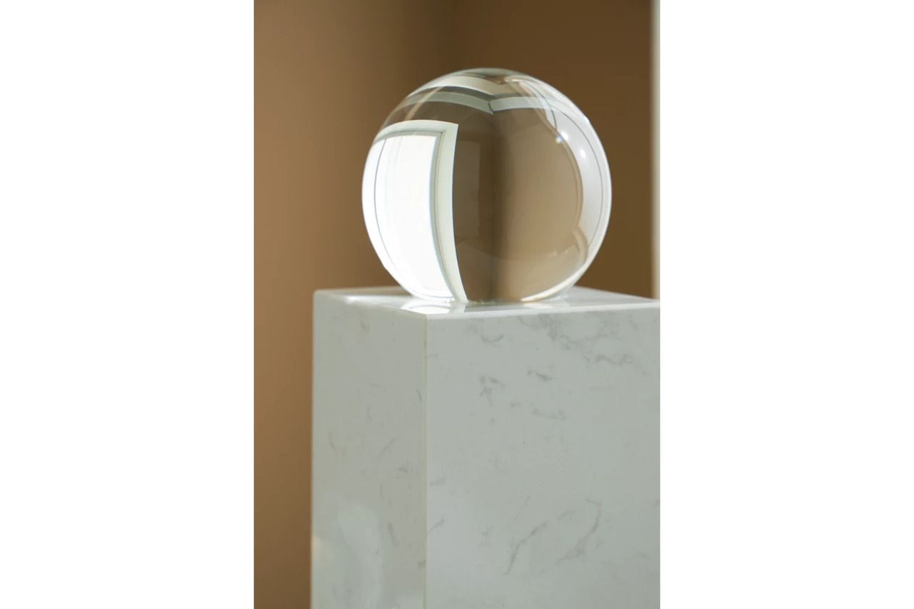 Sellner Sculpture In White/Clear A2000778