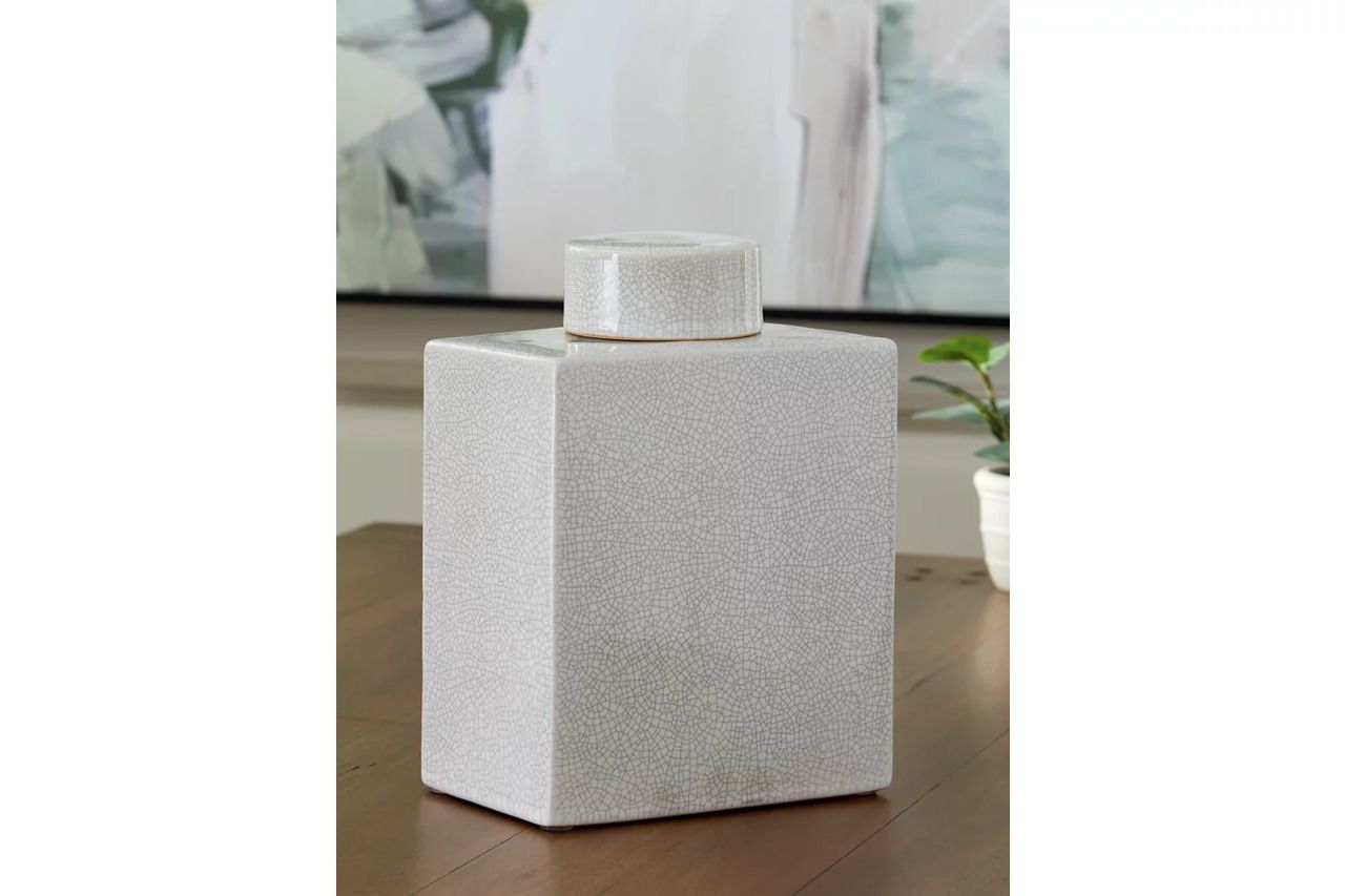 Haddworth Jar In Antique White A2000779