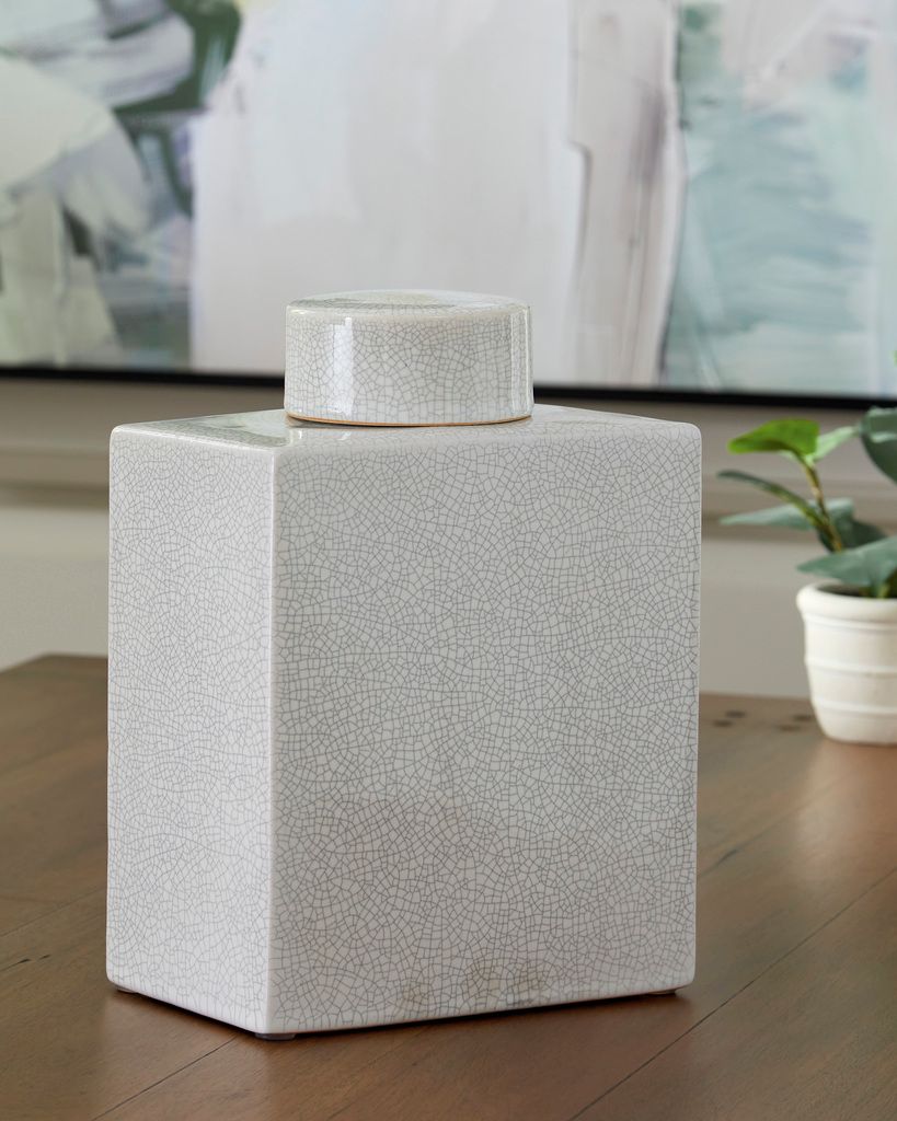 Haddworth Jar In Antique White A2000779