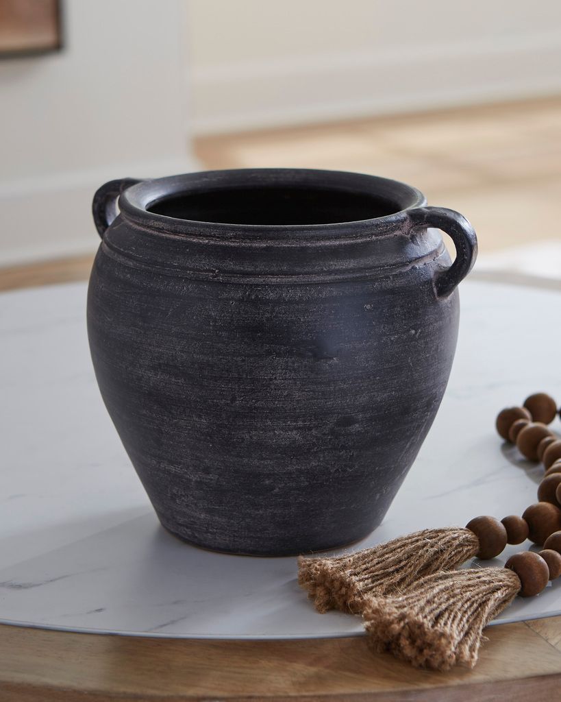 Meadie Vase In Distressed Black A2000790