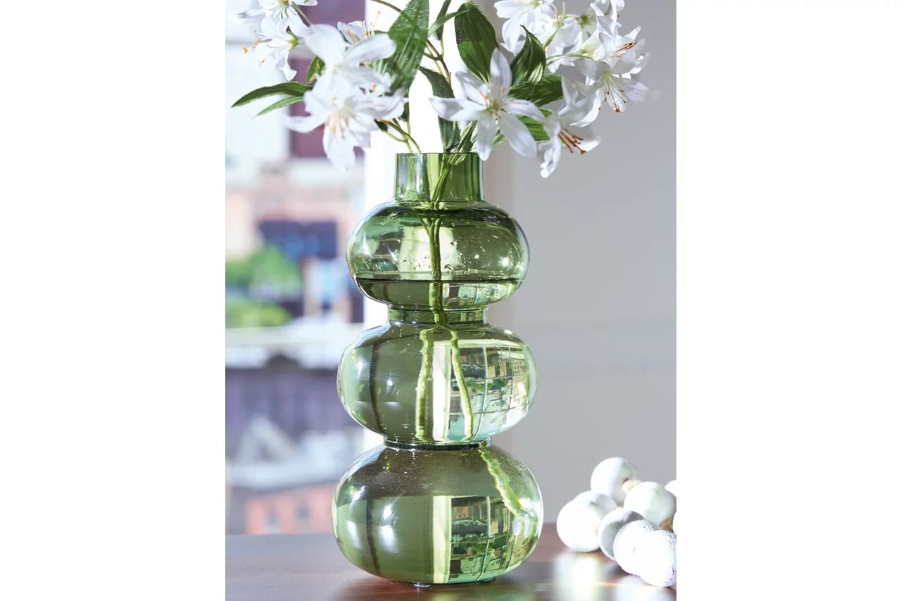 Renethorne Vase In Green A2000802
