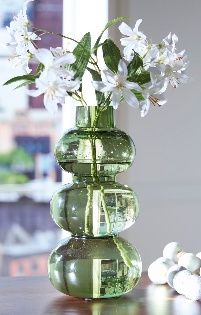 Renethorne Vase In Green A2000802