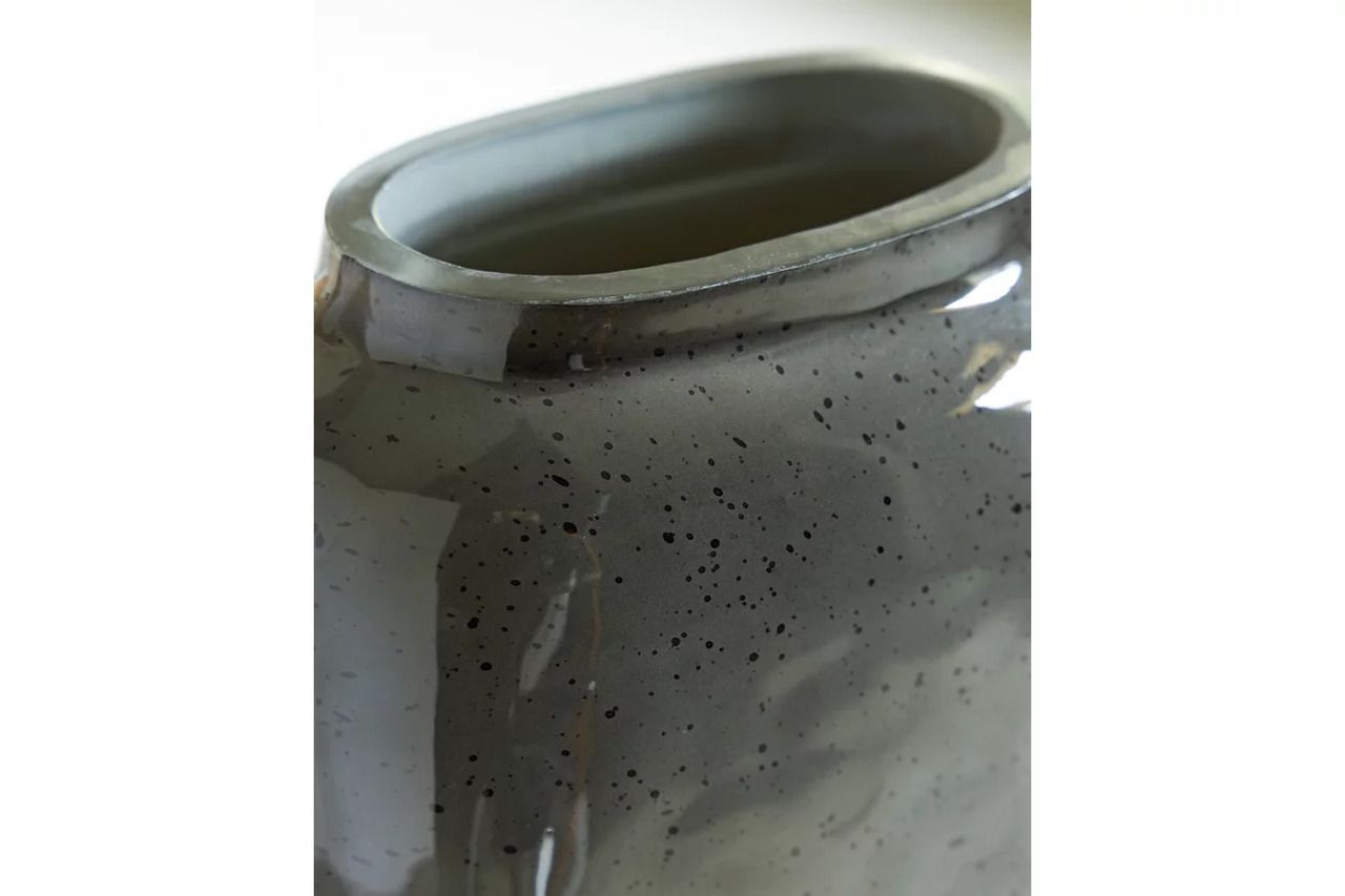 Kierlain Large Vase In Gray and Black A2000809