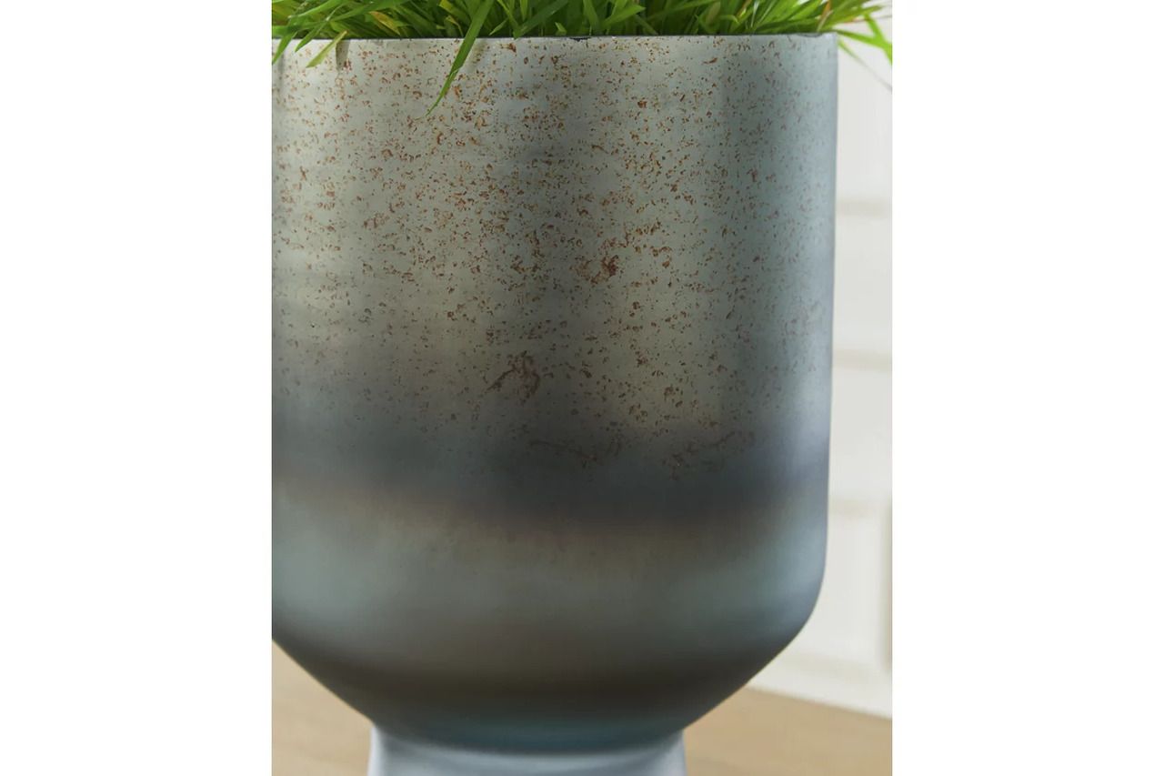 Pennmore Small Vase In Antique Blue A2000813