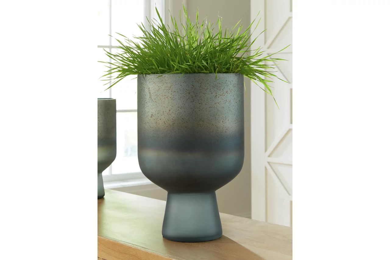 Pennmore Large Vase In Antique Blue A2000814