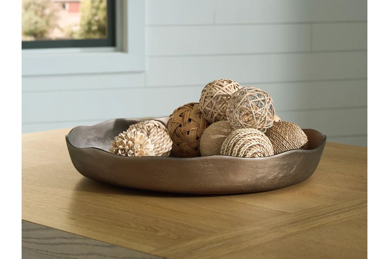 Wallmen Tray In Champagne Gold A2000817