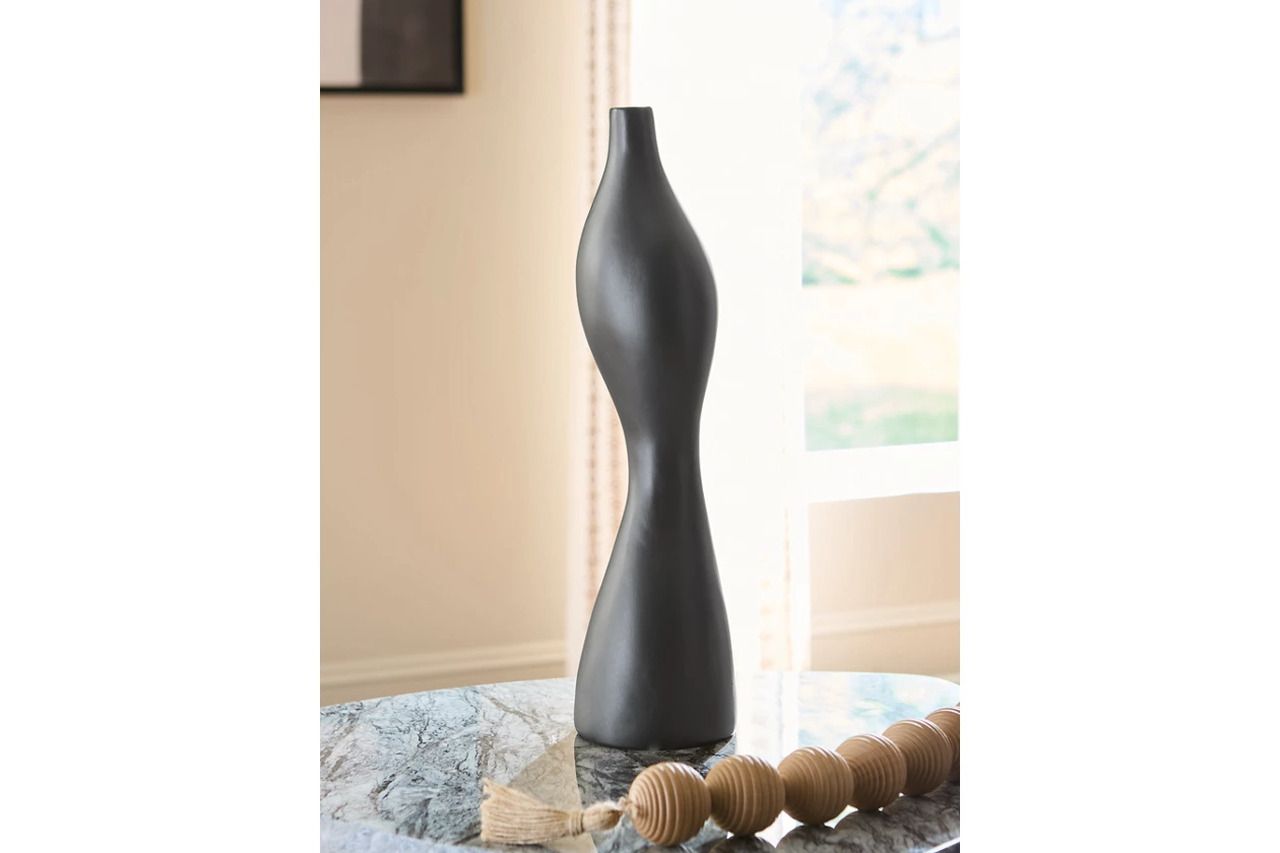 Judsen Small Vase In Black A2000835