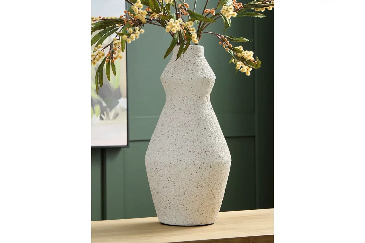 Dawthorne Large Vase In Cream A2000851