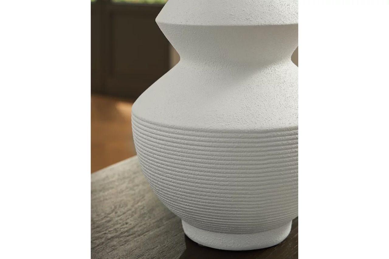 Naveen Small Vase In White A2000870