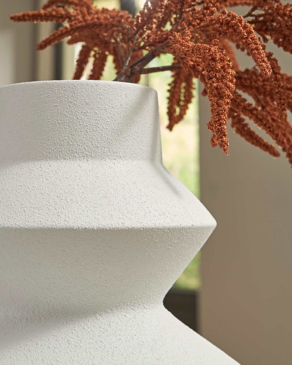 Naveen Large Vase In White A2000871