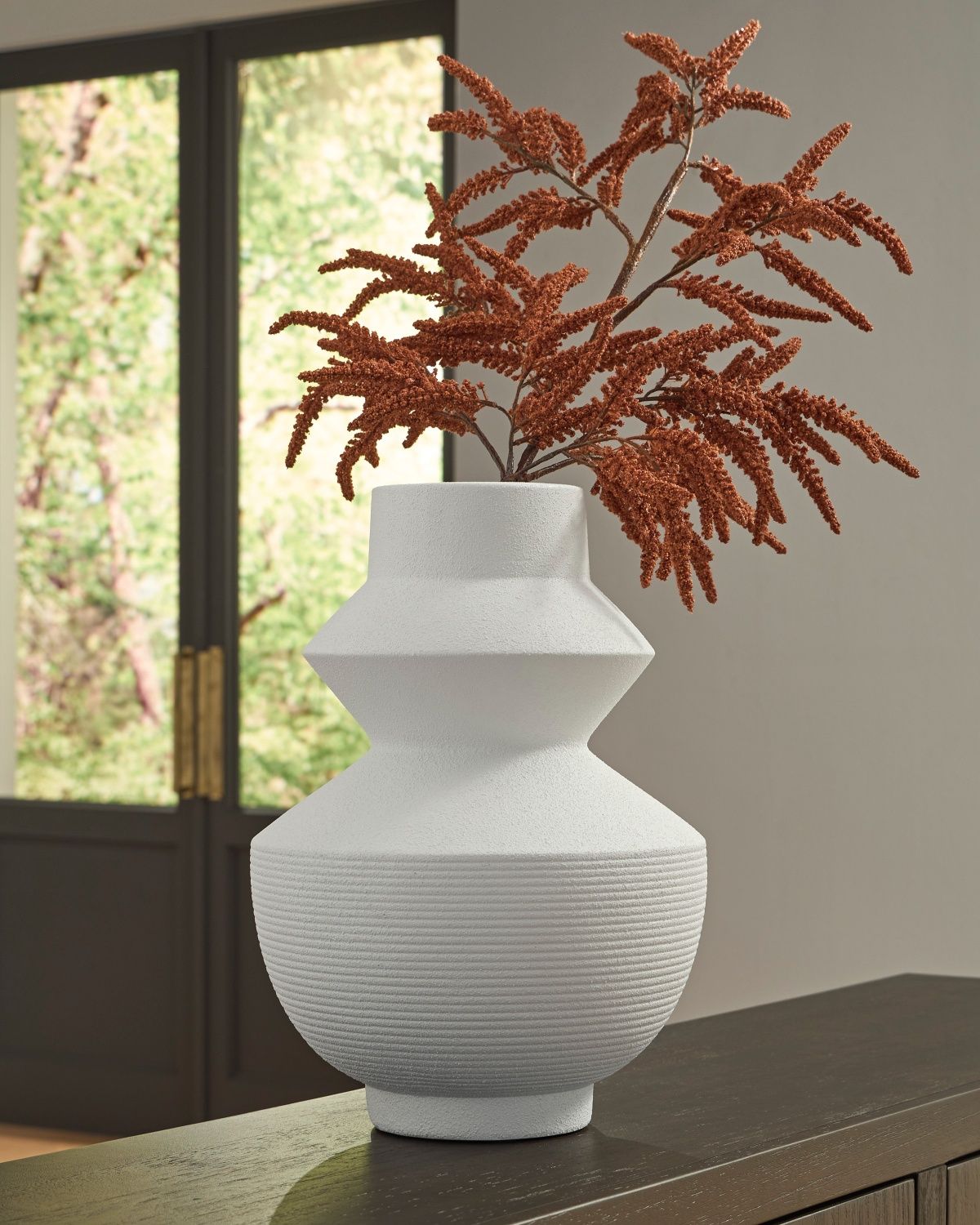 Naveen Large Vase In White A2000871