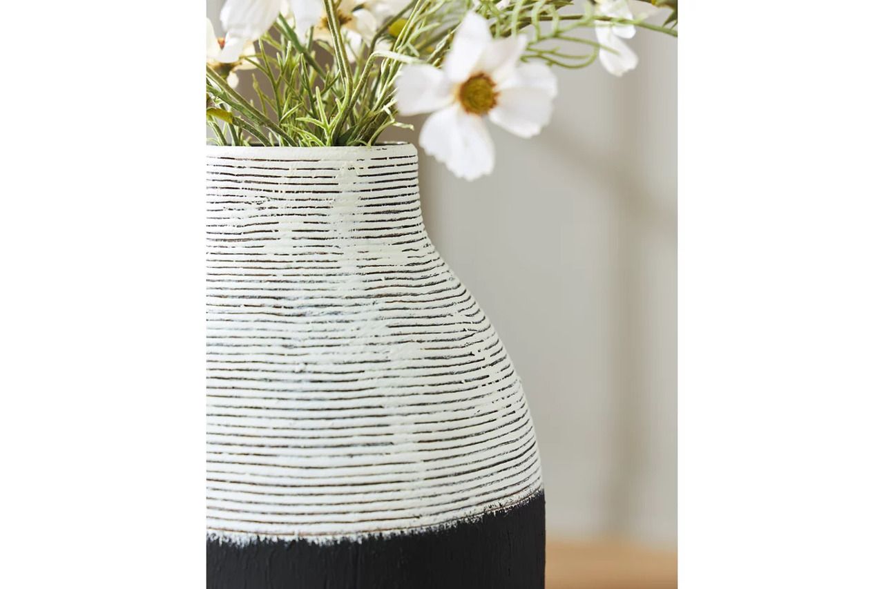 Girtha Small Vase In Antique White and Black A2000876