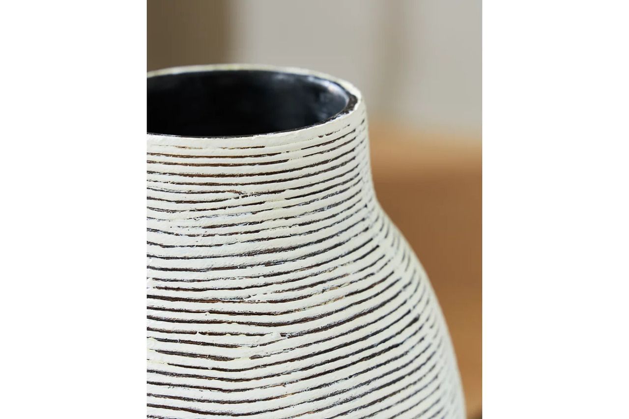 Girtha Large Vase In Antique White and Black A2000877