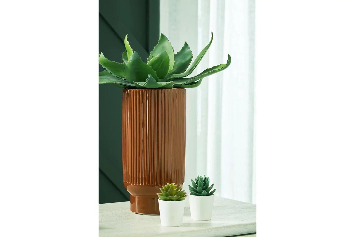 Avalyah Vase In Burnt Umber A2900022V