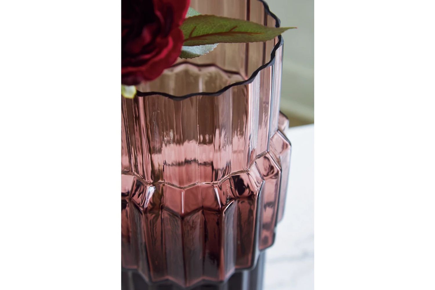 Dorlow Vase In Mauve A2900025V