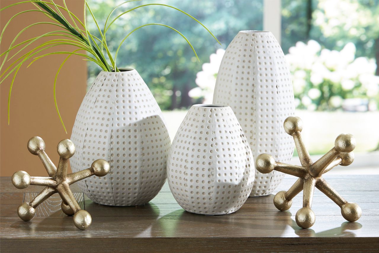 Azerton 5 Piece Accessory Set In White/Gold A2C00209