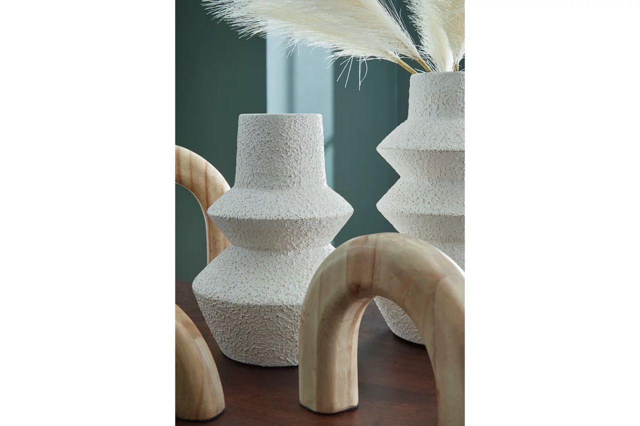 Maddwarth Accessory Set Set of 5 In White and Brown A2C00214