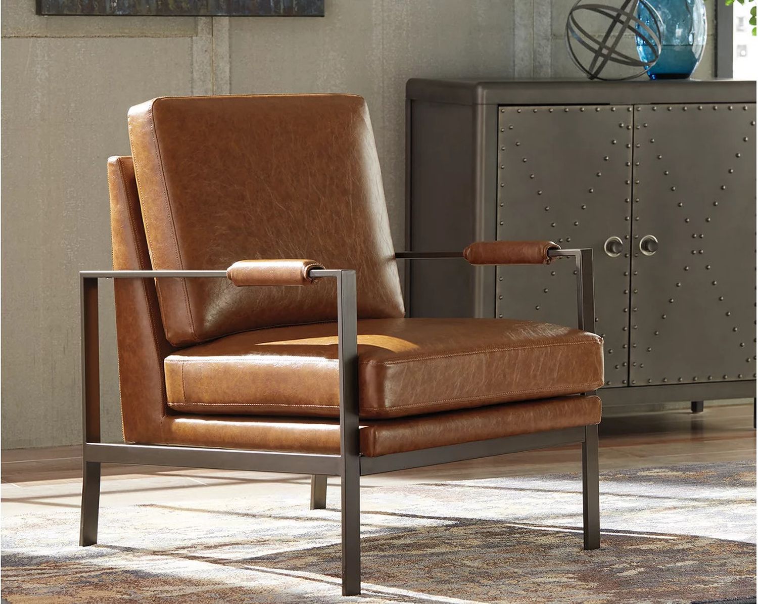 Peacemaker Brown Accent Chair A3000029