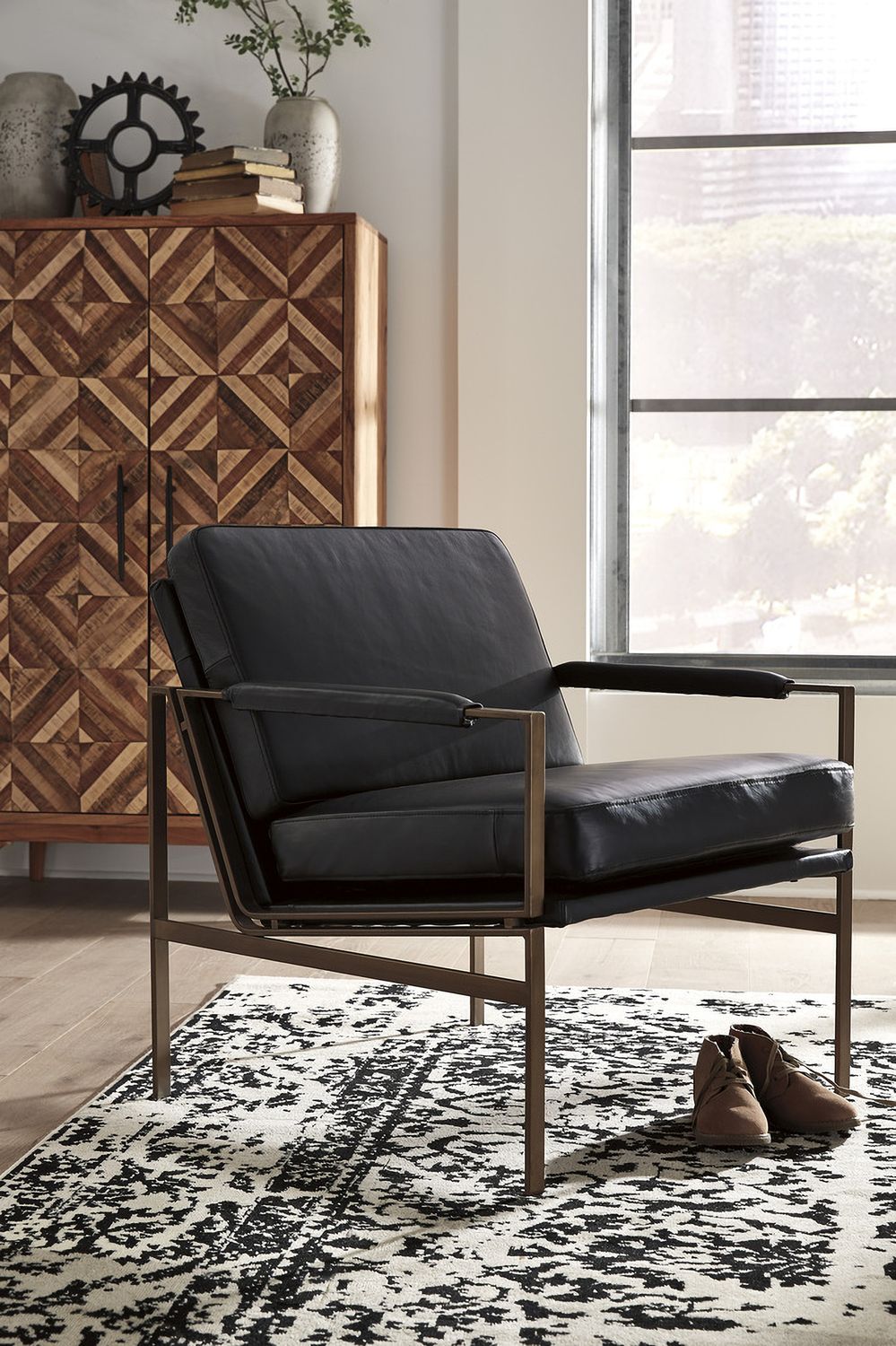 Puckman Black Accent Chair A3000192