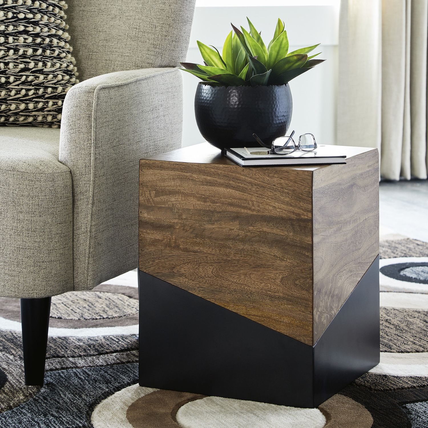 Trailbend Brown/Gunmetal Accent Table A4000311
