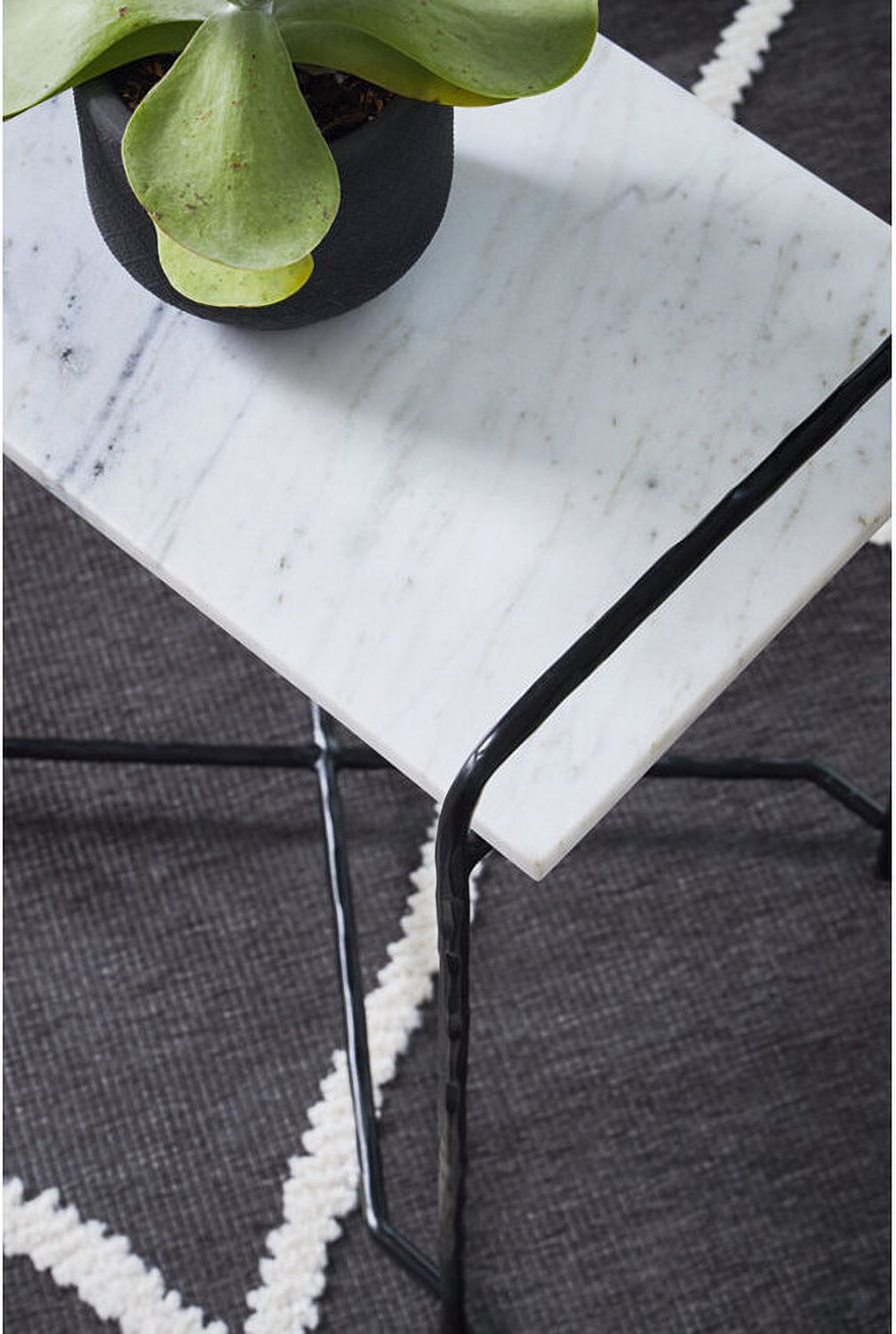 Ashber Accent Table In White and Black A4000609