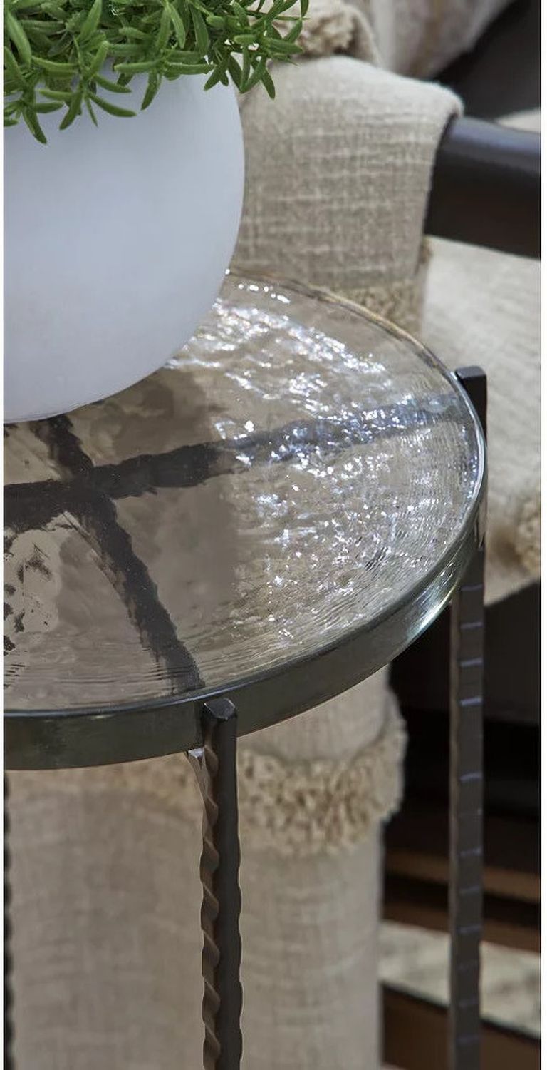 Newgoren Accent Table In Black and Clear A4000631