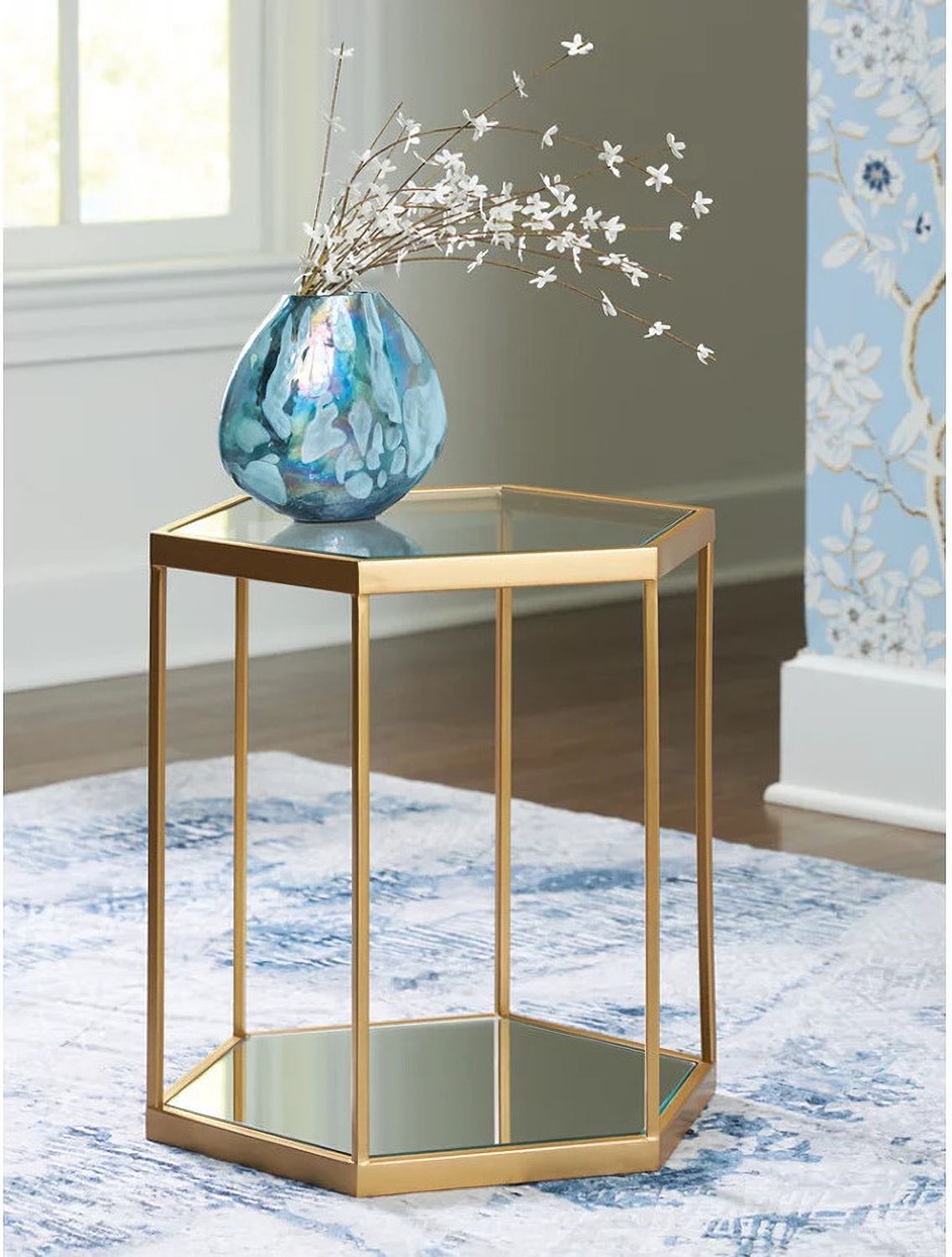 Veerwick Accent Coffee Table In Gold A4000661