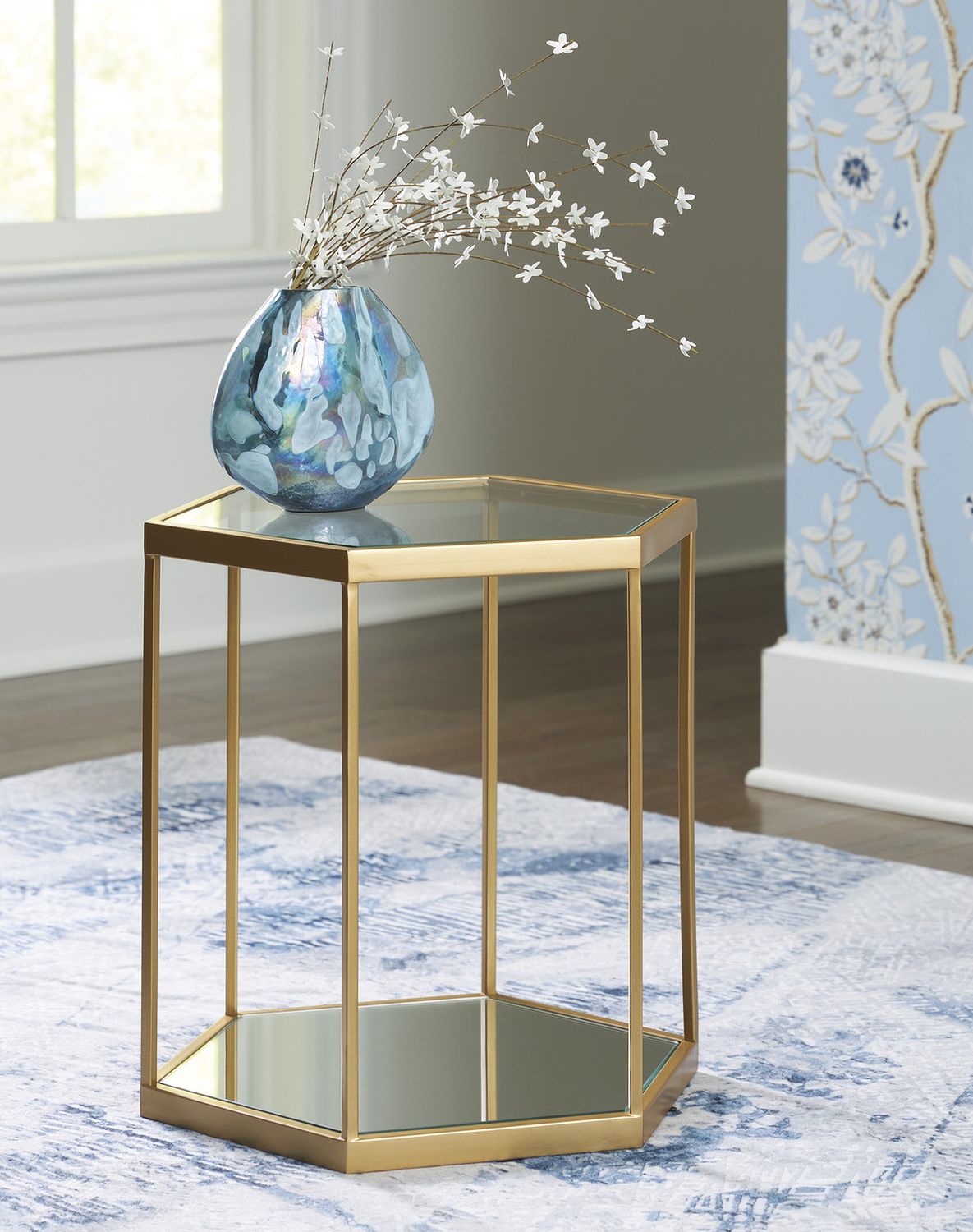 Veerwick Accent Coffee Table In Gold A4000661