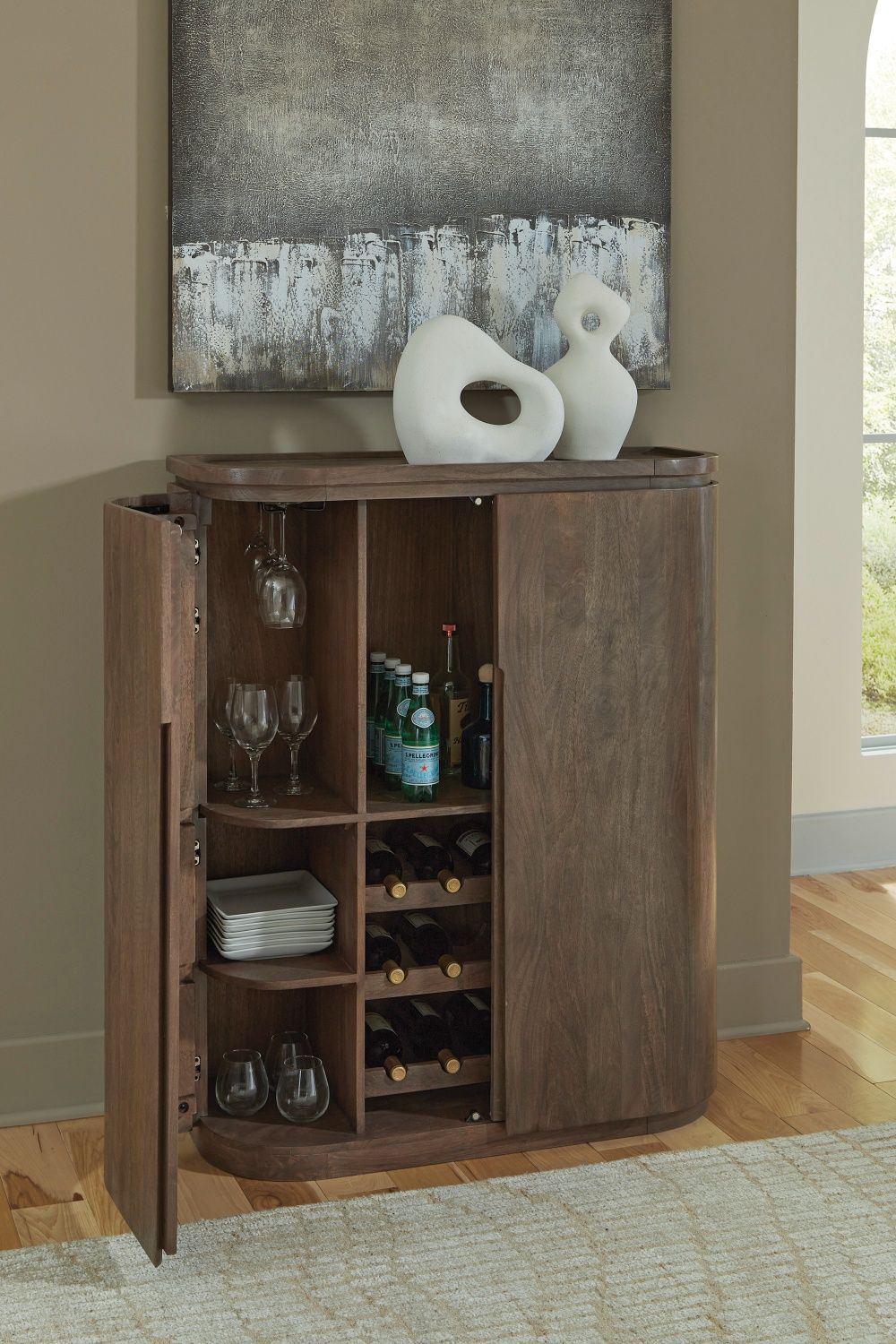 Landermont Bar Cabinet In Medium Brown A4000697