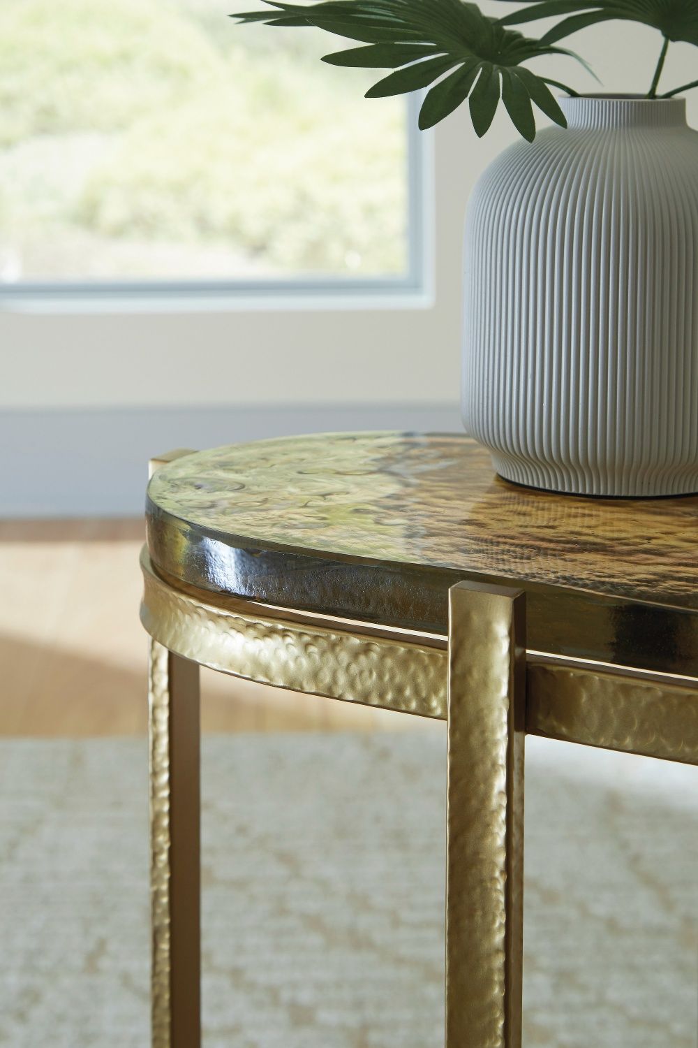 Porterville Accent Table In Gold A4000716