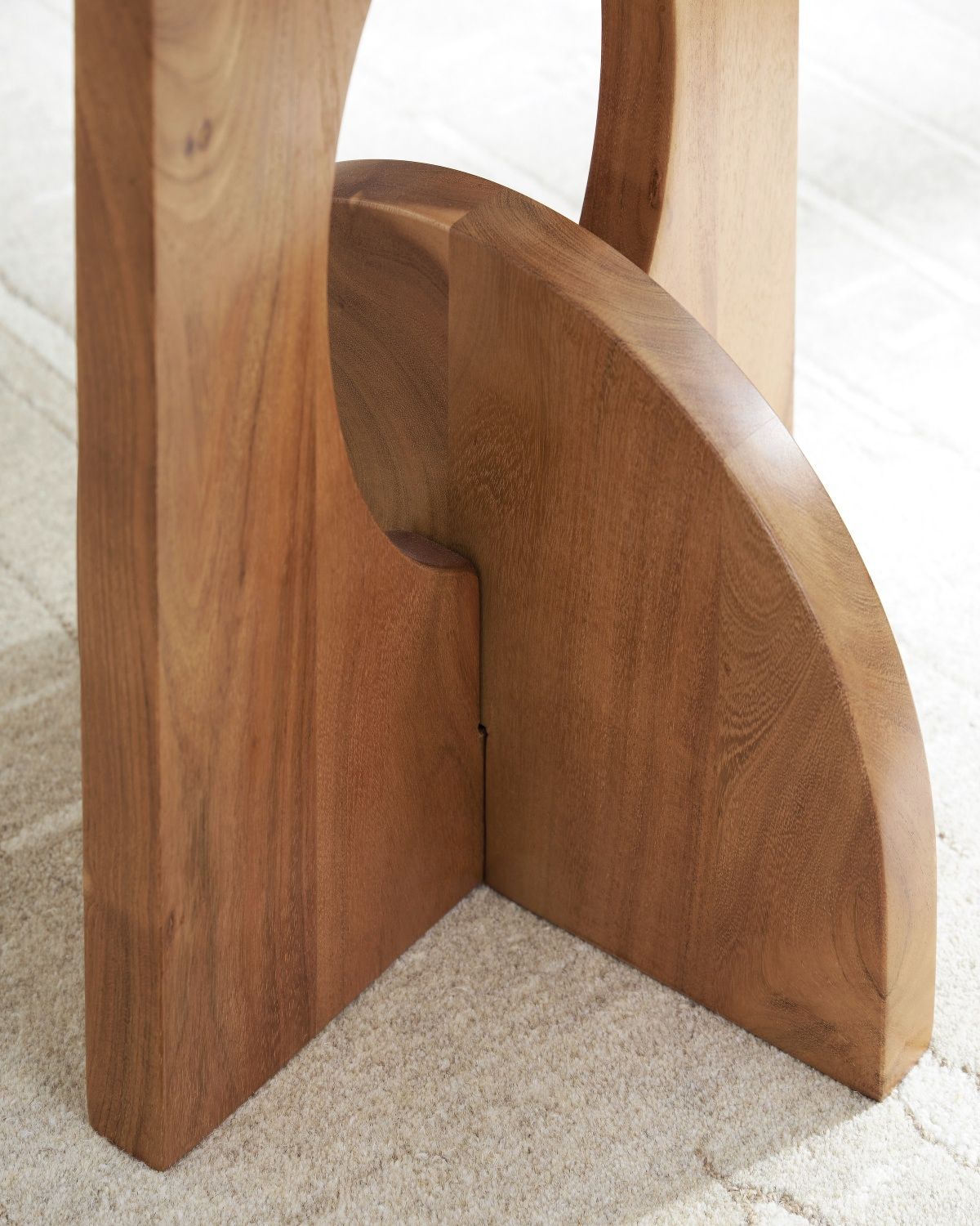 Hollbourne Accent Table In Brown A4000723