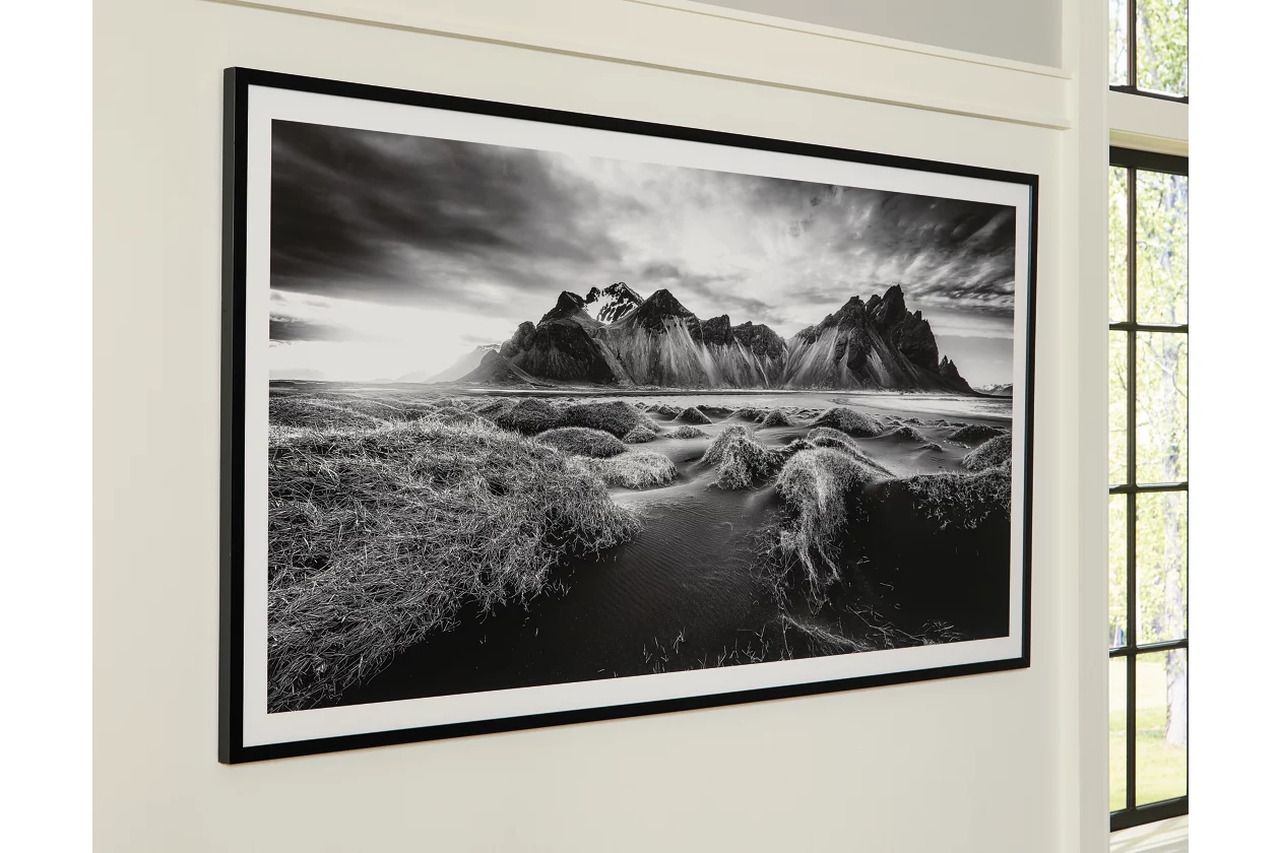 Delstone Wall Art In Black and White A8000424