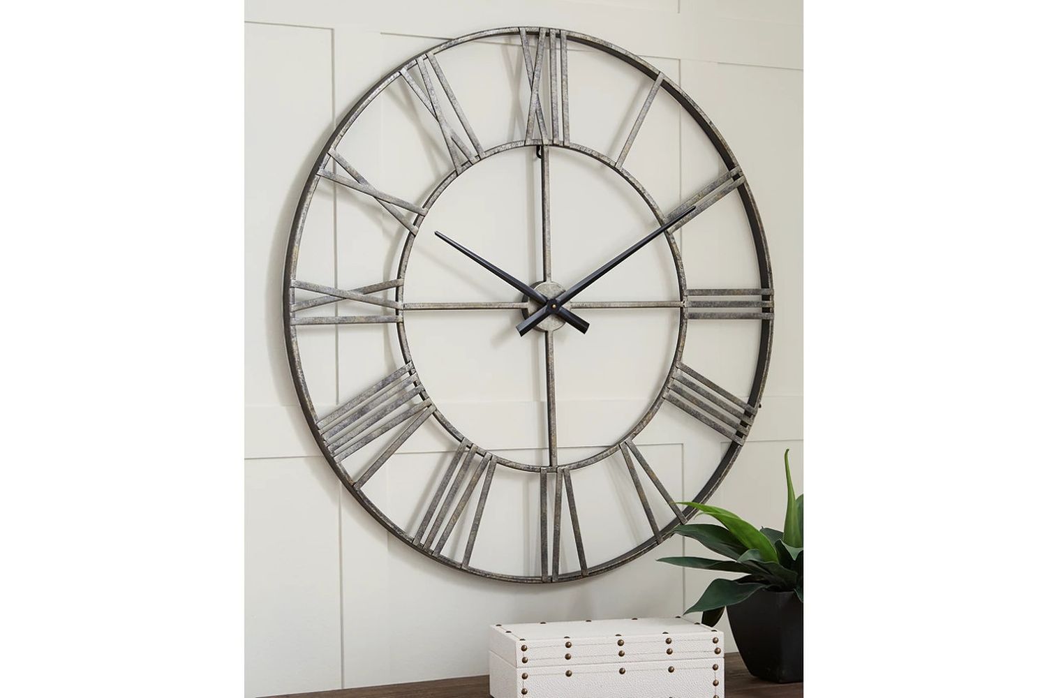 Paquita Antique Silver Wall Clock A8010237
