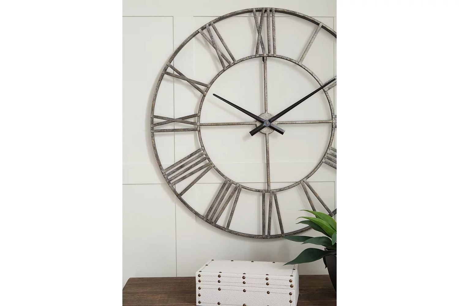 Paquita Antique Silver Wall Clock A8010237
