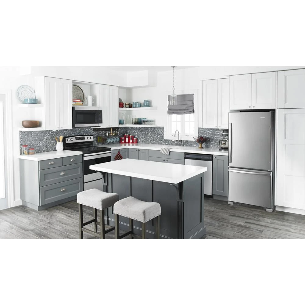 29-inch Wide Bottom-Freezer Refrigerator with EasyFreezer Pull-Out Drawer -- 18 cu. ft. Capacity view 2
