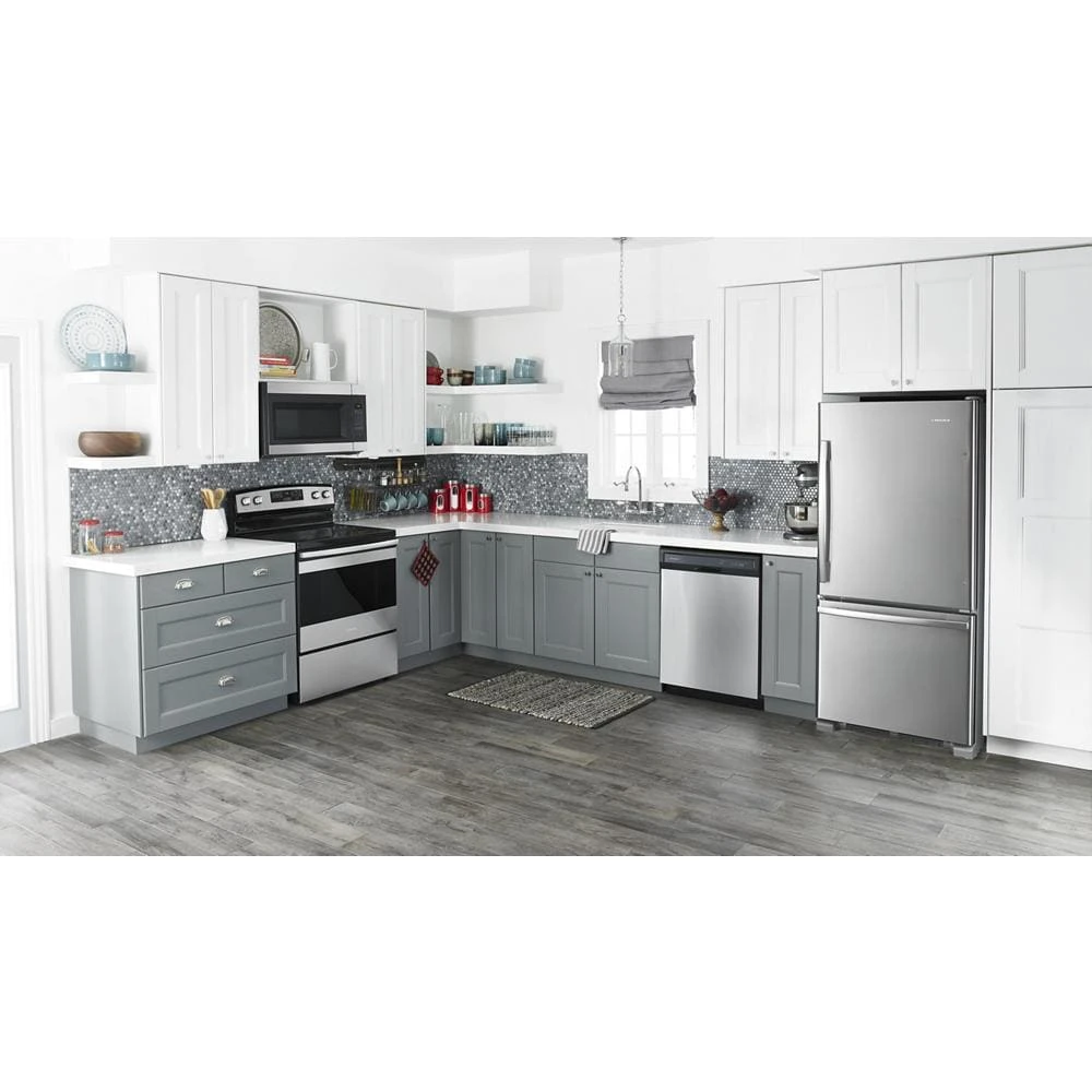 29-inch Wide Bottom-Freezer Refrigerator with EasyFreezer Pull-Out Drawer -- 18 cu. ft. Capacity view 15