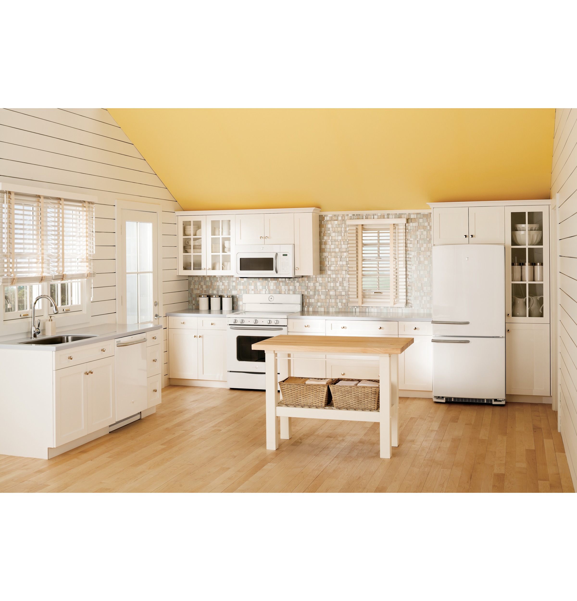 Artistry Series 20.3 Cu. Ft. Bottom Freezer Refrigerator ABE20EGHWS, product image 5 of 21