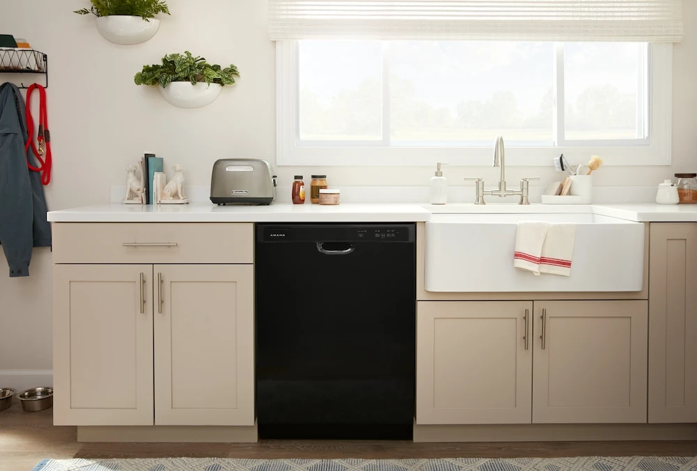 Amana® Dishwasher With Midnight Interior view 7