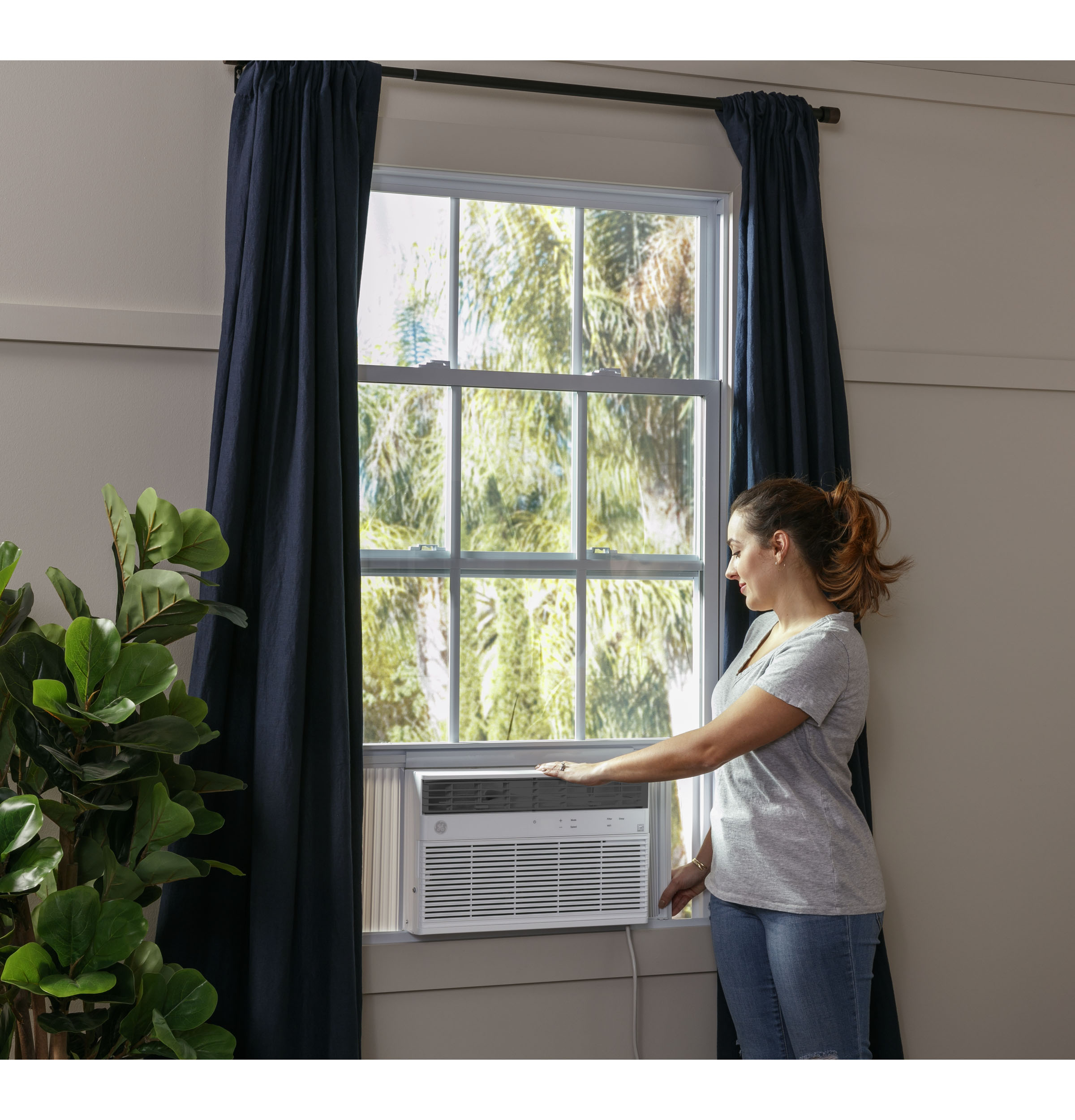 18,300 BTU 230/208 Volt Smart Electronic Window Air Conditioner for Extra-Large Rooms AHTK18BA