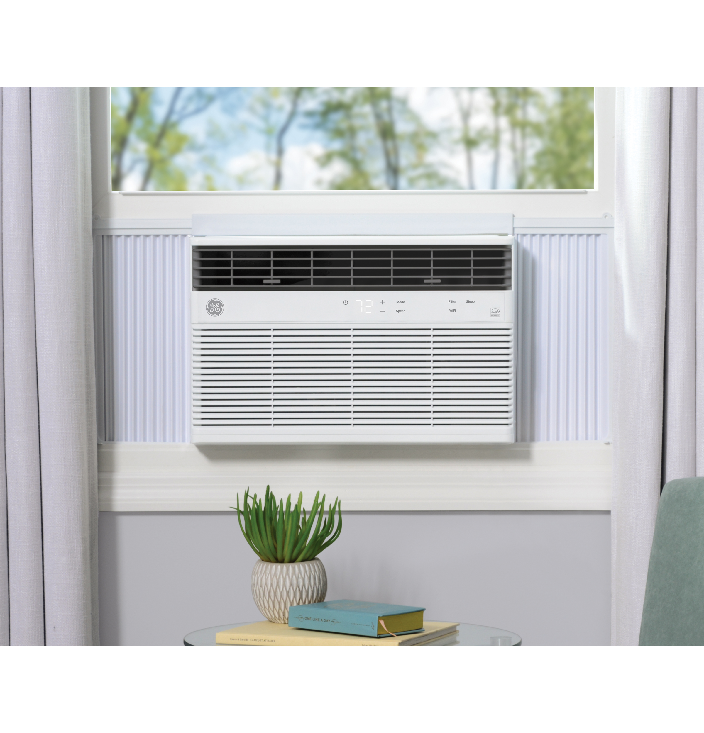 18,300 BTU 230/208 Volt Smart Electronic Window Air Conditioner for Extra-Large Rooms AHTK18BA