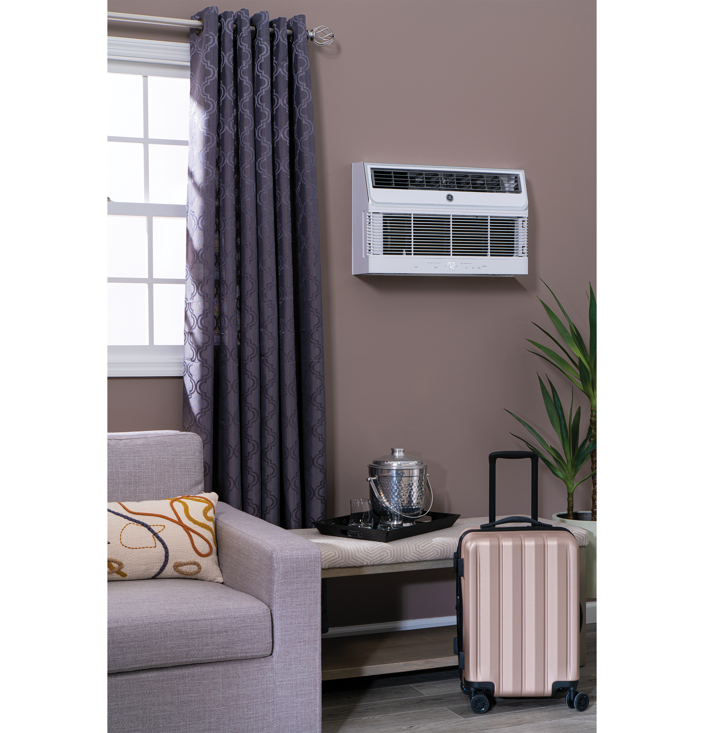 230/208 Volt Built-In Heat/Cool Room Air Conditioner view 4
