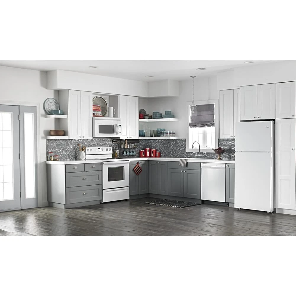 30-inch Top-Freezer Refrigerator with Glass Shelves view 13